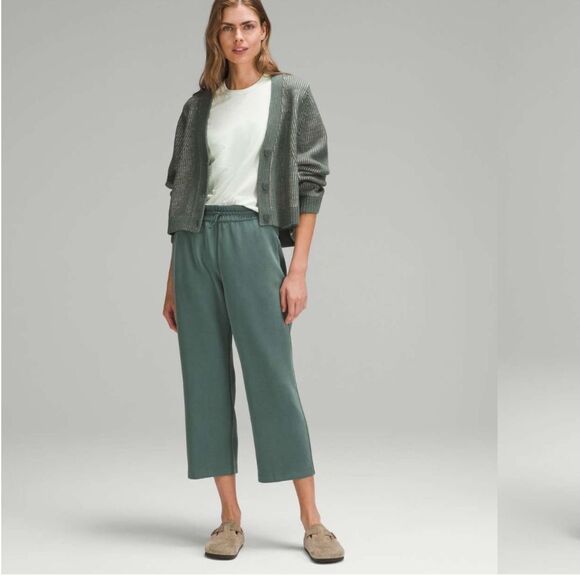 Lululemon Softstreme High-Rise Straight-Leg Cropped Pant
Dark Forest - Picture 5 of 16